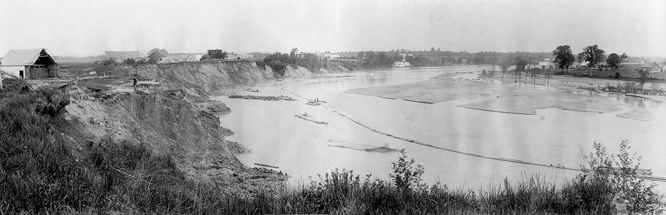صورة فوتوغرافية بالأبيض والأسود لانهيار أرضي في سانت ألبان عام 1894.