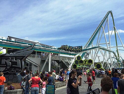 تعتبر لعبة Fury 325 في كارويندز أطول أفعوانية تستخدم نظام الرفع بالسلسلة التقليدي.