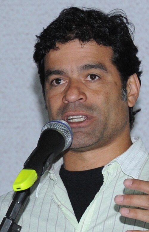 راي في عام 2009