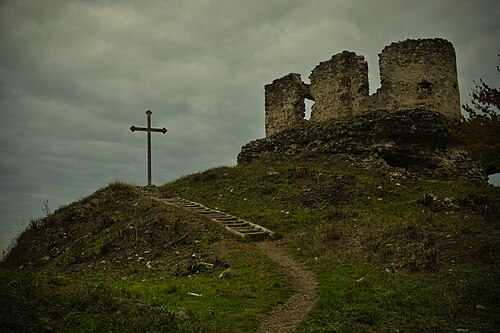 قلعة فينوهراديف (Nagyszőlősi Kankó-vár)