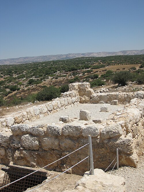 بقايا أثرية.