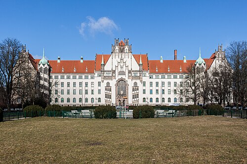 حفل زفاف Amtsgericht، يُستخدم باسم Landgericht Berlin-Mitte في الموسم الرابع