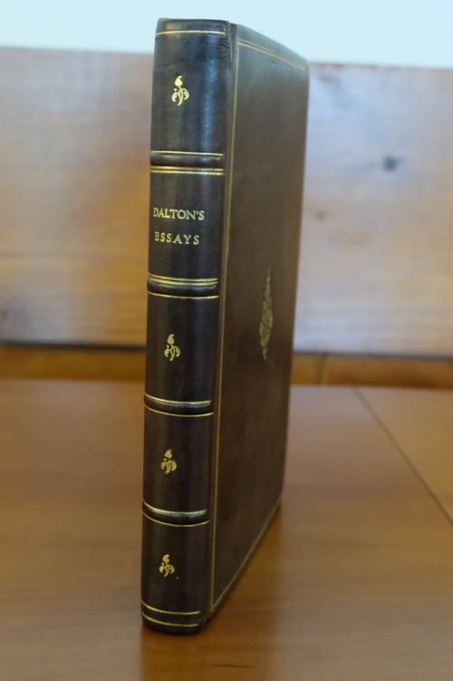 نسخة من كتاب دالتون "الملاحظات والمقالات المتعلقة بالأرصاد الجوية" تعود لعام 1793