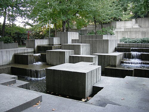 Freeway Park Fountain, Seattle, Washington, US, by Lawrence Halprin, 1976