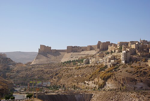 تشتهر مدينة الكرك بقلعتها الصليبية، وهي واحدة من أكبر القلاع في المنطقة.