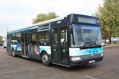 Standard (S) Irisbus Agora في تروا في نوفمبر 2012