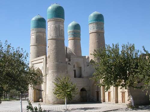 مدرسة تشور مينور، بخارى (بُنيت عام 1807)