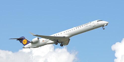 طائرة إقليمية من طراز CRJ900