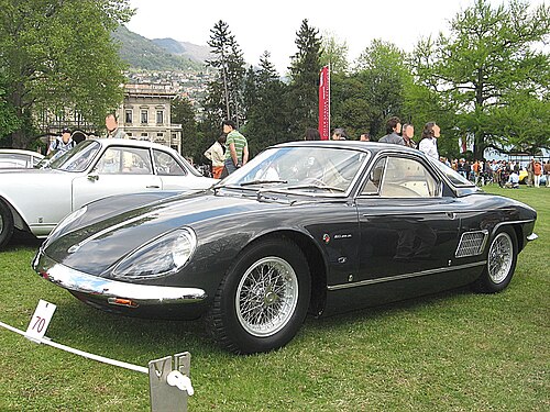 كانت سيارة ATS 2500 GT موديل 1963 أول سيارة رياضية إيطالية ذات تصميم محرك وسطي.