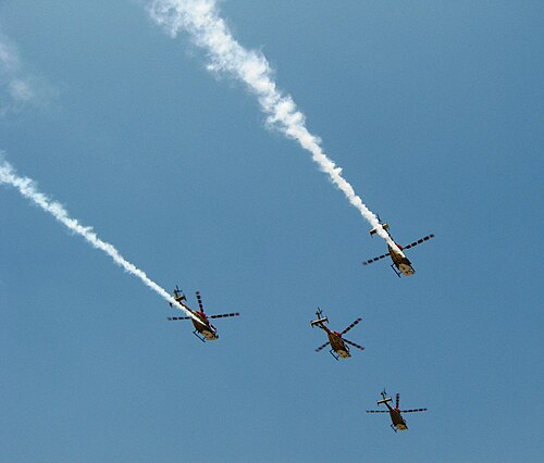 عرض فريق سارانج من IAF في Aero India 2013
