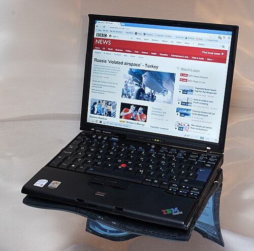 صورة توضح جهاز Lenovo ThinkPad X60s مفتوحًا