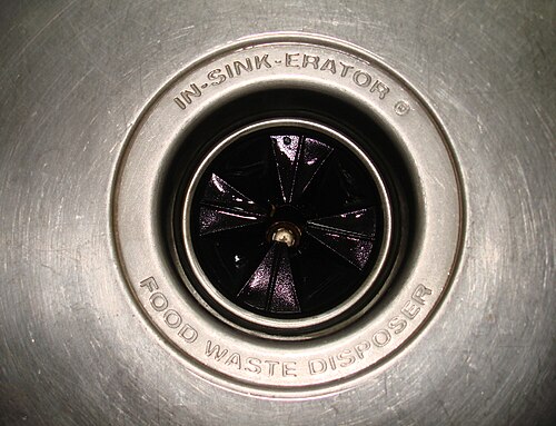 منظر علوي للحوض، مع ظهور واقي الرذاذ