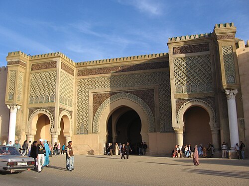 باب منصور العالج