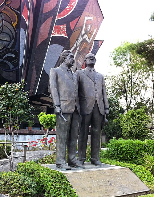 Escultura دون مانويل سواريز وسيكيروس