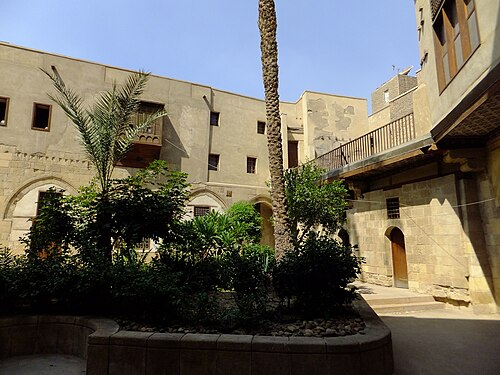 فناء القصر