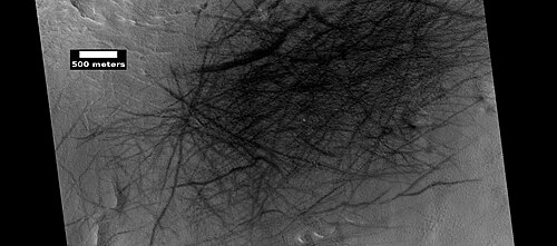 آثار العواصف الترابية، كما رصدتها كاميرا HiRISE ضمن برنامج HiWish