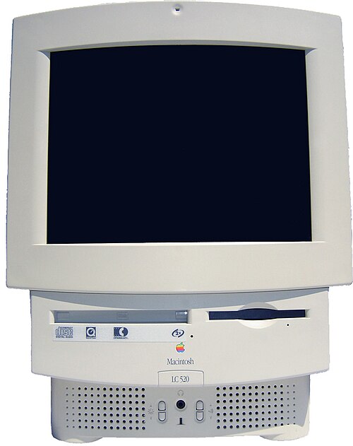 سلسلة ماكنتوش LC 500 (يظهر جهاز LC 520)، تم إطلاقها في 28 يونيو 1993