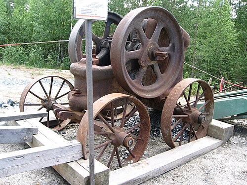 كسارة صخور متنقلة من أوائل القرن العشرين