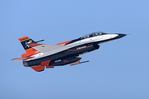 طائرة اختبار متعددة الوظائف من طراز VISTA مبنية على أساس طائرة F-16 (كانت تُعرف سابقًا باسم NF-16D والآن باسم X-62A) في عام 2019 تحت طلاء جديد