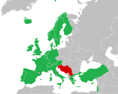 خريطة للدول في أوروبا وشمال إفريقيا وغرب آسيا توضح الحدود في عام 1992؛ تم تلوين المشاركين في المسابقة في عام 1992 باللون الأخضر، بينما تم تلوين يوغوسلافيا باللون الأحمر.