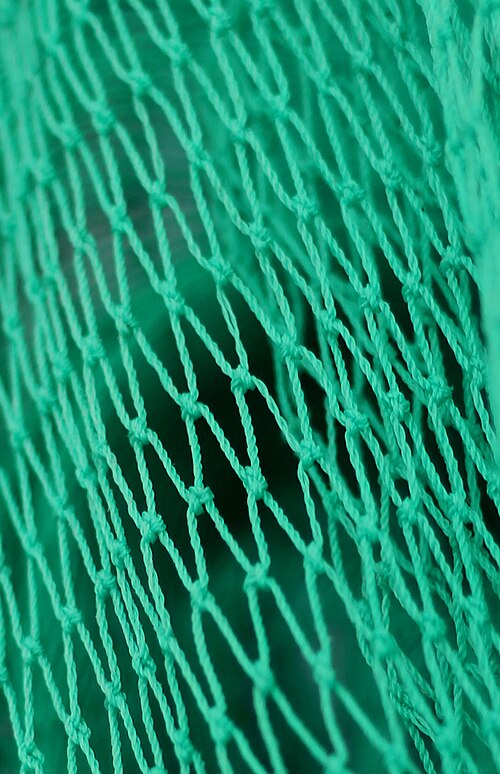 يمكن غزل ألياف البولي إيثيلين عالي الكثافة (HDPE) لصنع الحبال