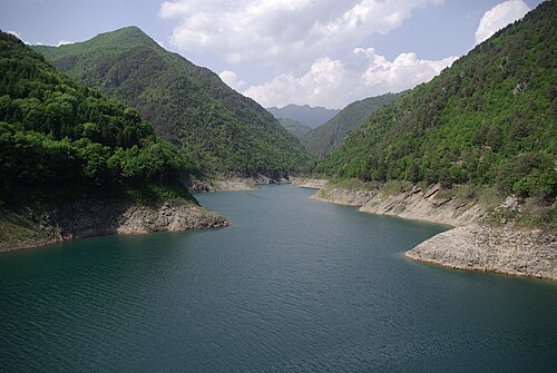 بحيرة فالستينو