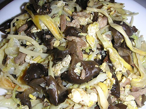 لحم الخنزير مو شو، وهو طبق من أصل شمالي صيني، وربما يكون أصله من شاندونغ