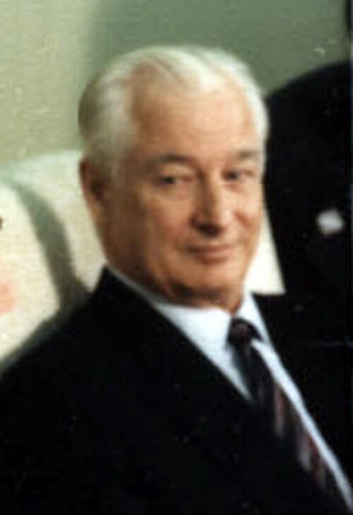 الرئيس السابق خوسيه سيمون أزكونا ديل هويو