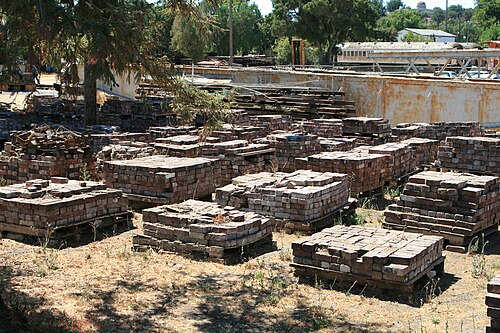 سيتم استخدام مواد البناء الأصلية من مستودع لينزن الدائري في متحف سان خوسيه للسكك الحديدية البخارية.