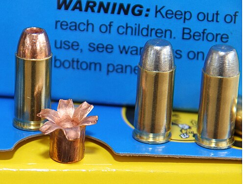 تتضمن الإصدارات الحديثة من عيار .32 ACP رصاصات أثقل ذات تمدد متقدم