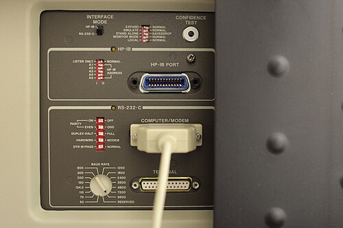 طابعة HP 7580B مزودة بمنفذ IEEE 488