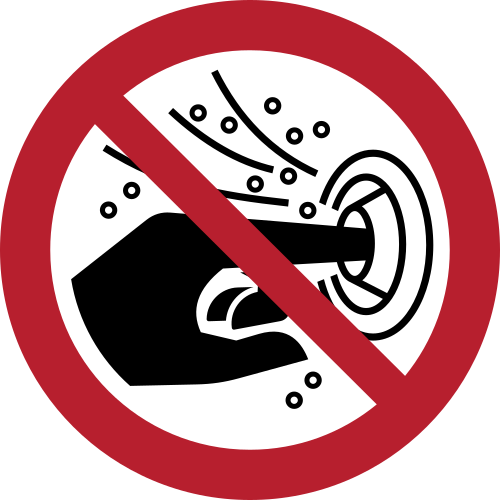 P070 – Do not put finger into the nozzle of a hydromassage