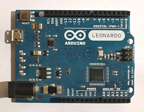 لوحة أردوينو ليوناردو مع وحدة التحكم الدقيقة ATmega32U4