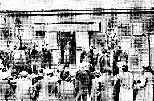 ساعة مقدسة عند نصب لانجيمارك التذكاري (10 يوليو 1932)