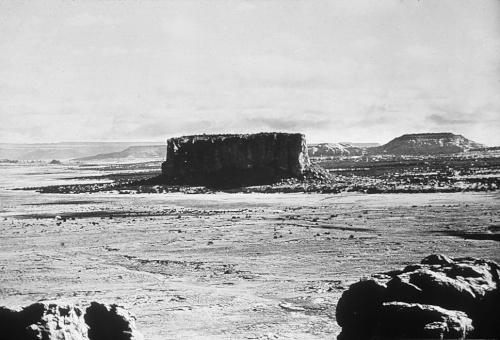 صورة فوتوغرافية لـ"إنشانتد ميسا" التقطت من أكوما عام 1899