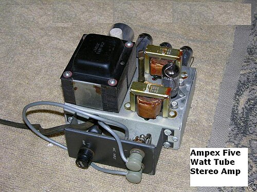 مضخم صوت ستيريو أنبوبي من نوع Ampex بقوة 5 واط من طراز 970