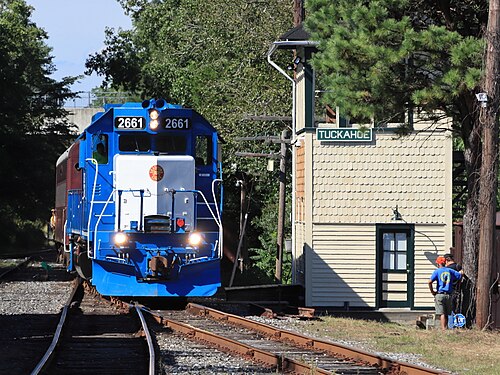 قاطرة GP38 رقم 2661