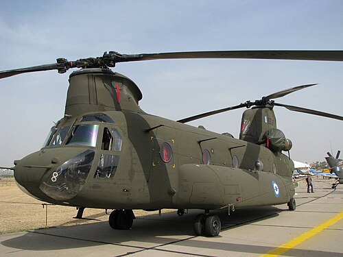 طائرة نقل من طراز شينوك CH-47SD تابعة لسلاح طيران الجيش اليوناني