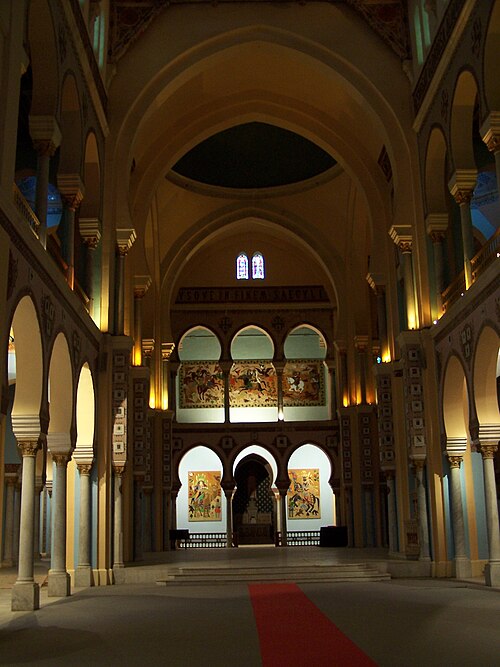 صحن الكنيسة