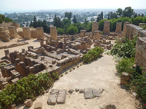 صورة ملونة لبقايا قرطاج القديمة