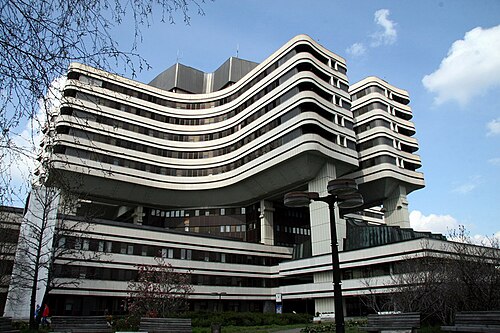 Military Medical Academy by Josip Osojnik and Slobodan Nikolić in Belgrade, 1981