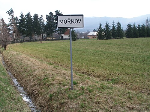 Mořkov - Ř على لافتة طريق في التشيك