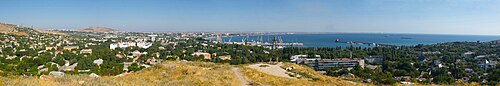 بانوراما فيودوسيا كما تُرى من جبل تيبي أوبا.