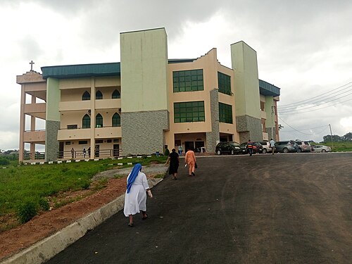 مبنى كنيسة الجامعة
