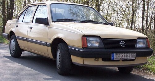 أوبل أسكونا سي موديل 1986