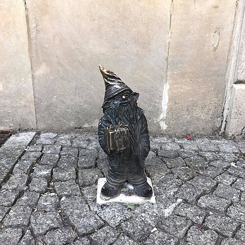 بائع الهدايا التذكارية