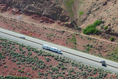 الطريق السريع I-80 في بارليز كانيون