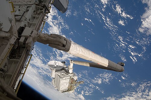 ICC-VLD على RMS أثناء مهمة STS-127 (تم نشر المنصة واستعادتها)