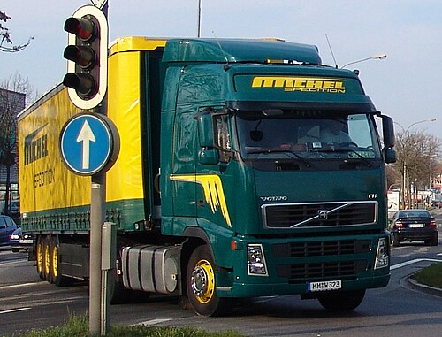 شاحنة فولفو FH 400 بمحرك D13A سعة 13 لترًا متوافق مع معايير Euro 4