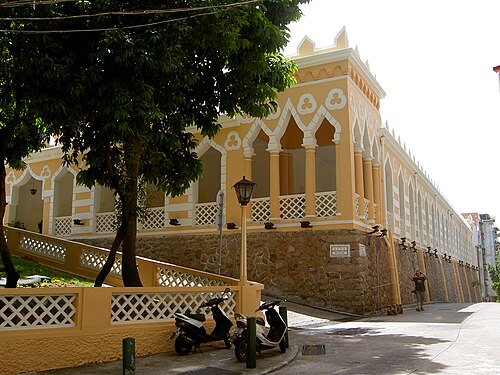 Quartel dos Mouros، ثكنات برتغالية سابقة على الطراز الأرابيسك الجديد.